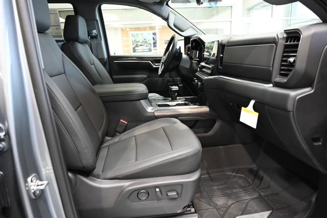 New 2026 Chevrolet Silverado 1500 LTZ w/ LTZ Premium Package AWD/4WD image 13