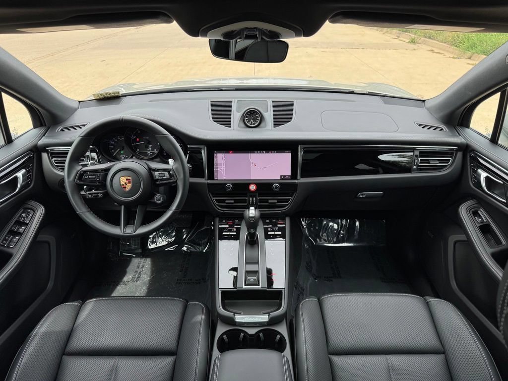 Used 2026 Porsche Macan AWD/4WD image 12