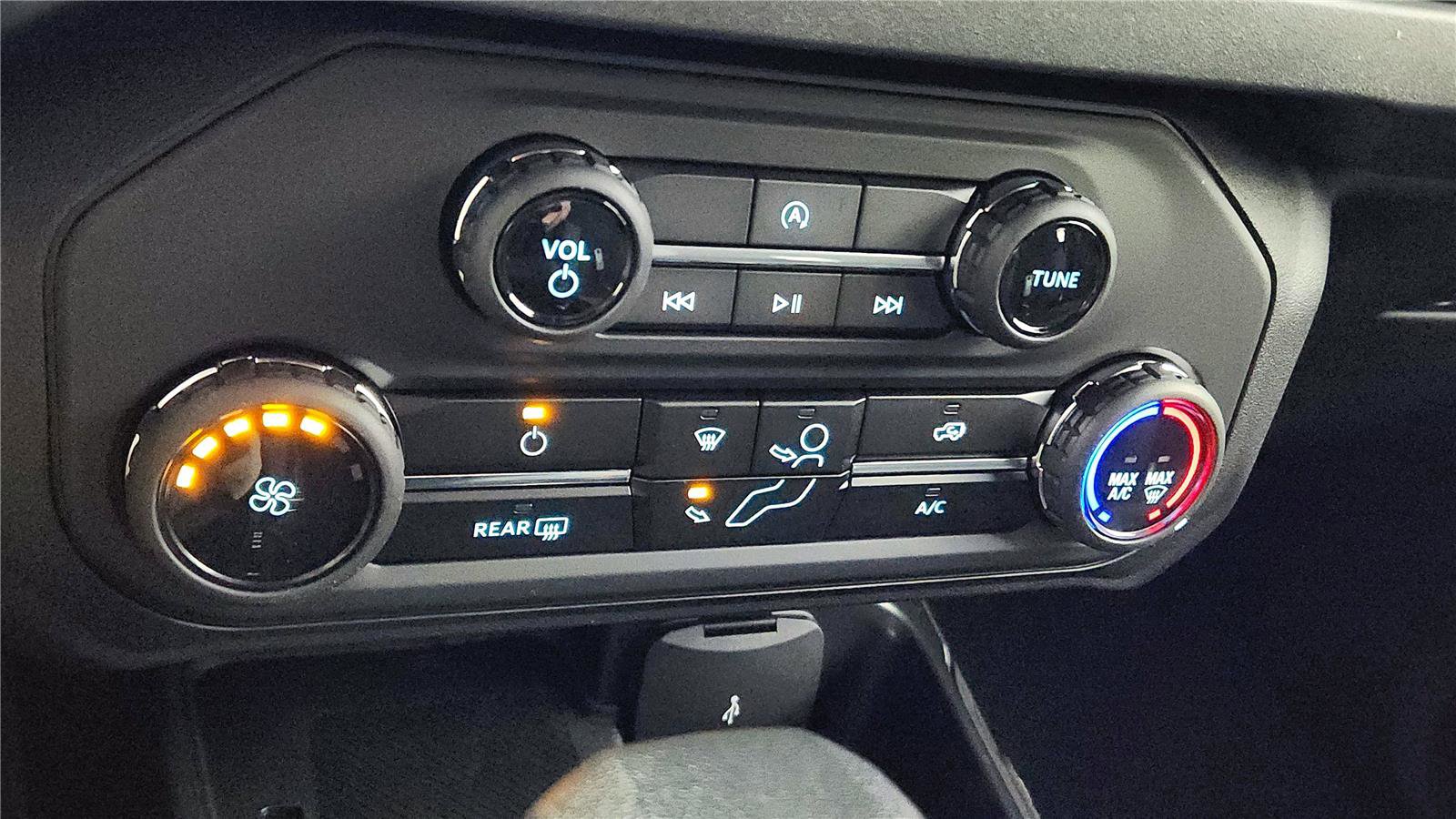 New 2025 Ford Bronco 4-Door image 36