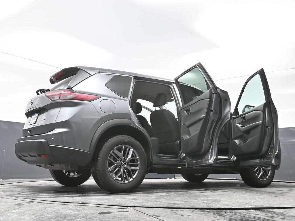 Used 2024 Nissan Rogue S image 71