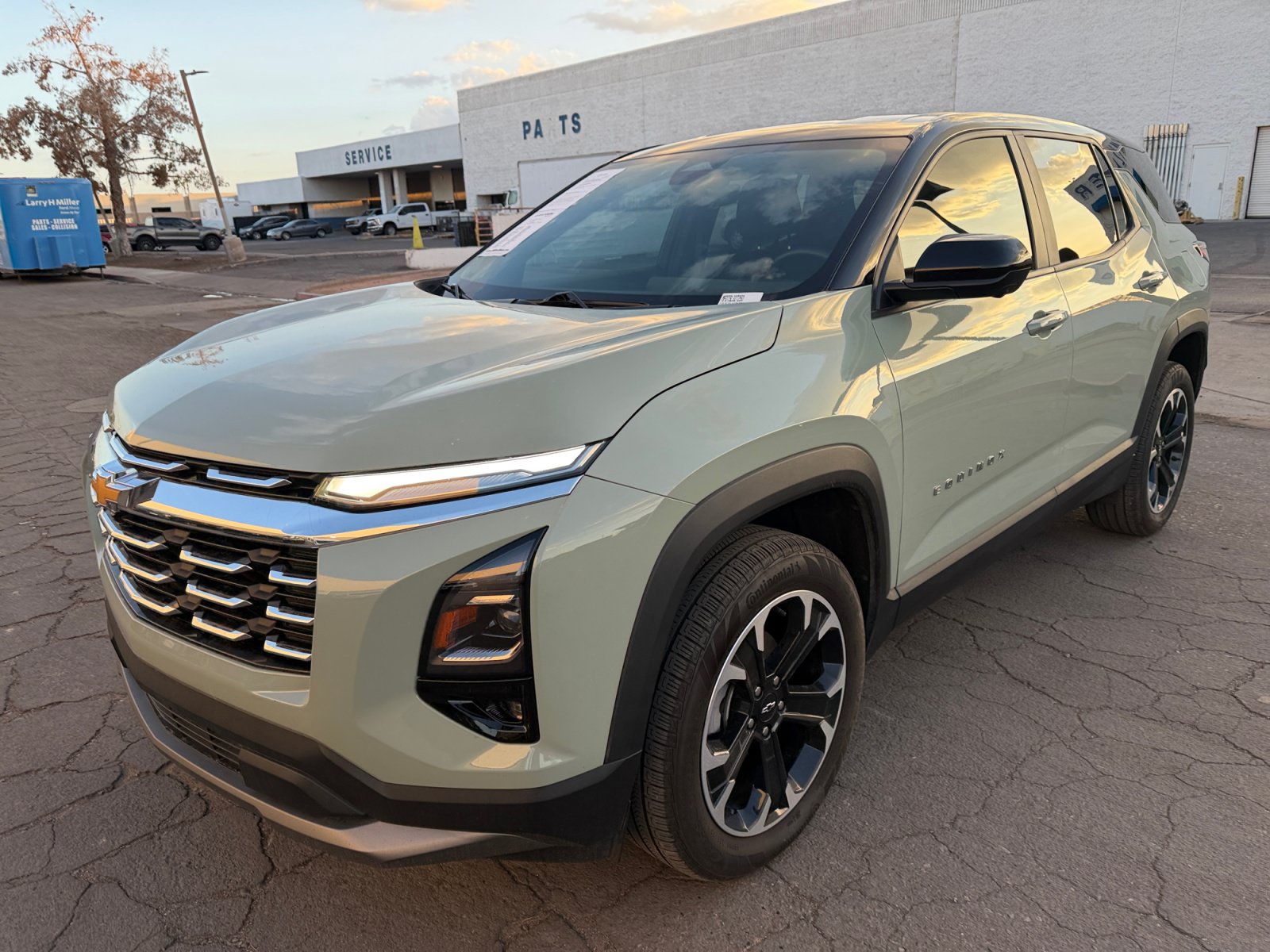 Used 2025 Chevrolet Equinox LT w/ Safety and Technology Package FWD image 10