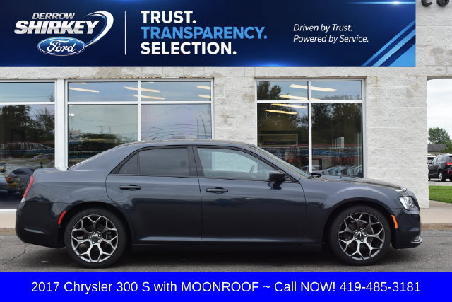 Used 2017 Chrysler 300 S RWD image 3