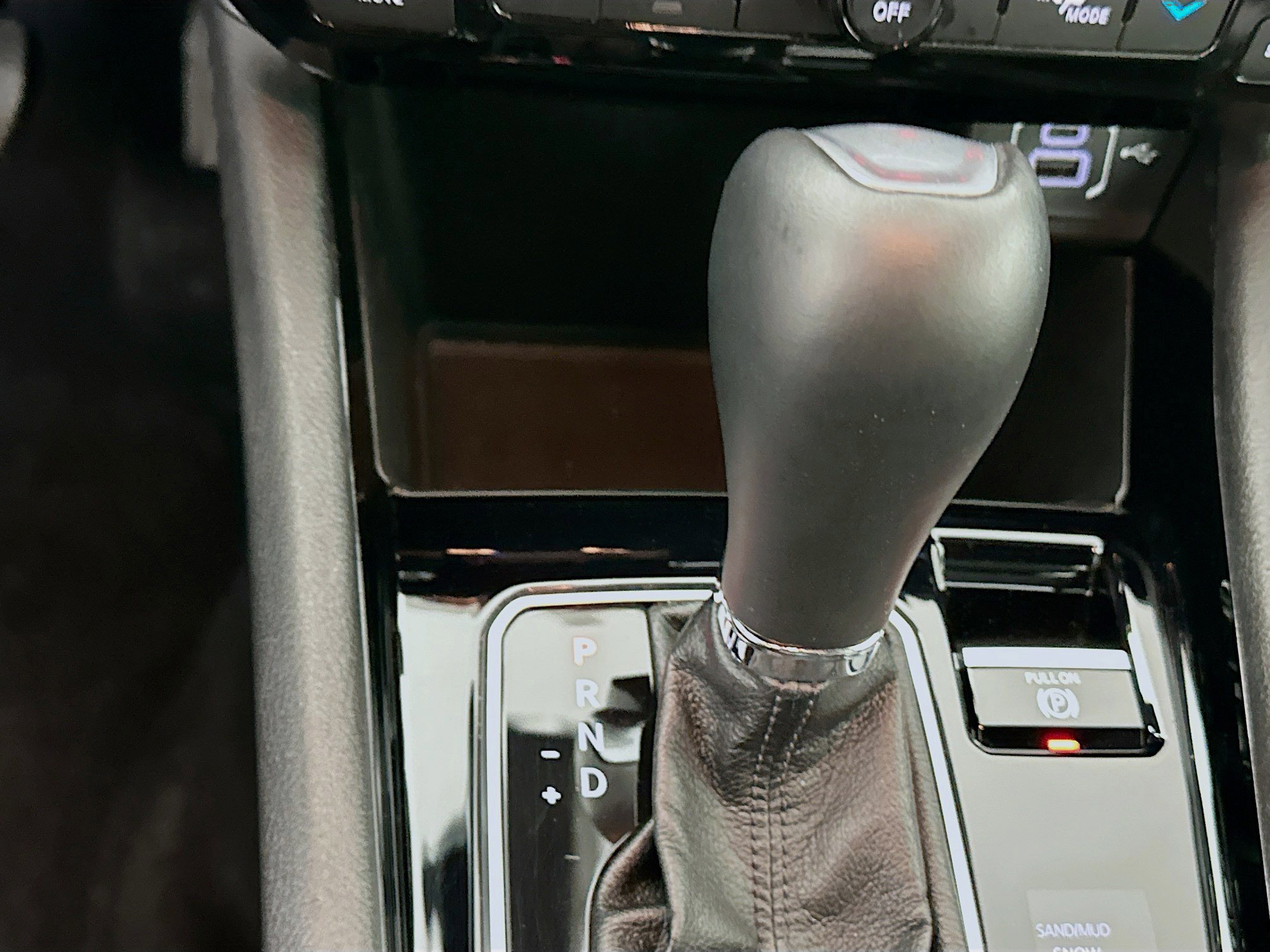 Used 2025 Jeep Compass Limited image 24