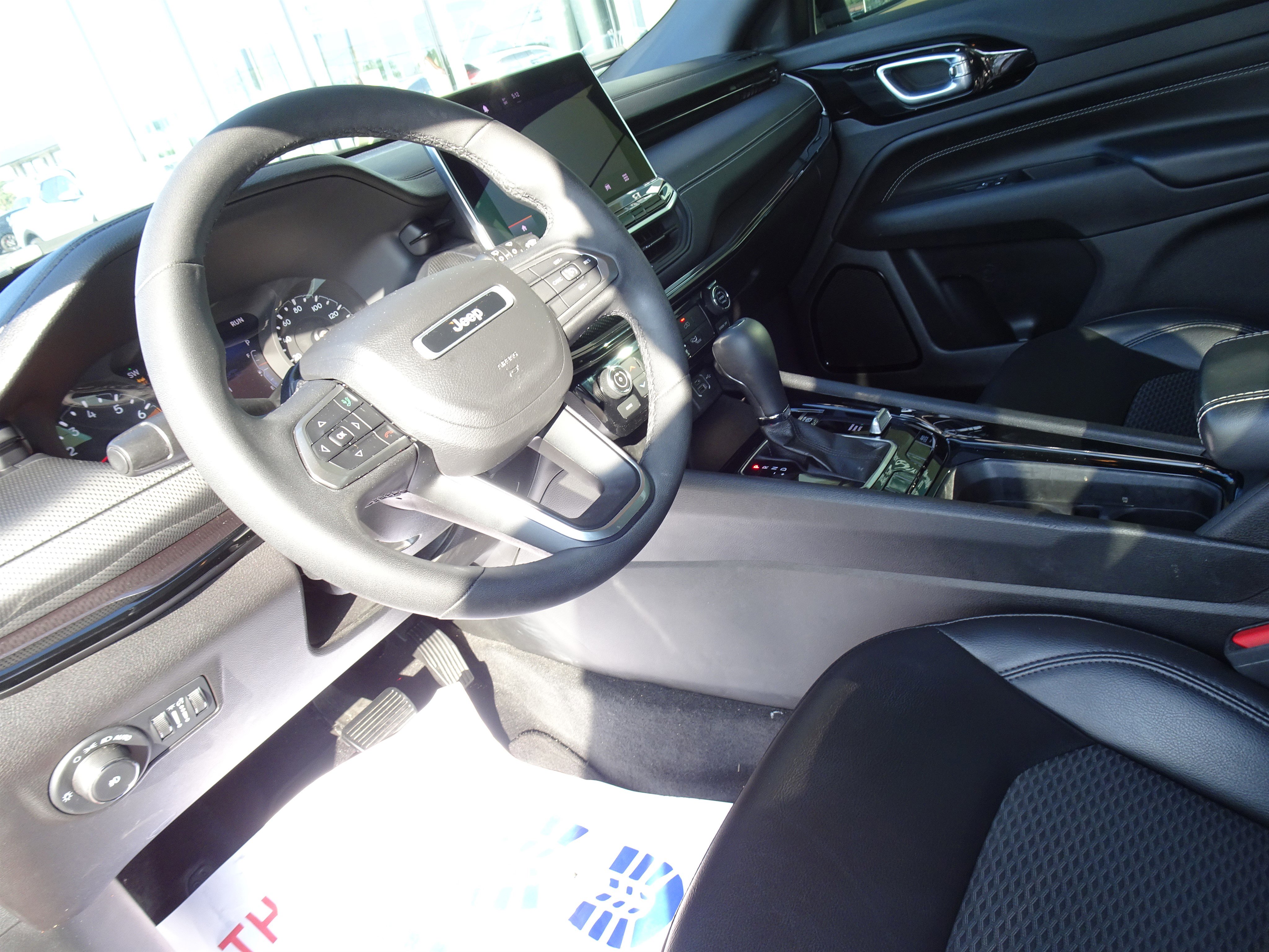 Used 2022 Jeep Compass Altitude image 10