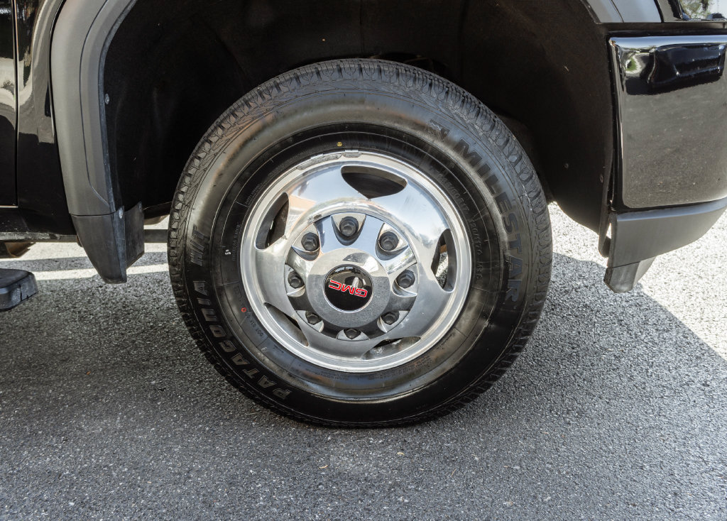 Used 2023 GMC Sierra 3500 Denali AWD/4WD image 5