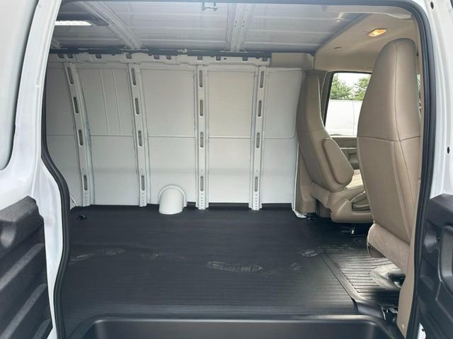 New 2025 Chevrolet Express 3500 Extended w/ Driver Convenience Package RWD image 4