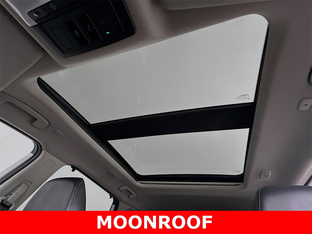 Used 2022 Nissan Rogue Platinum w/ Head-Up Display Package image 4