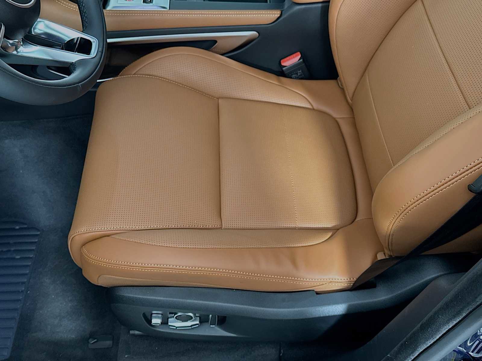 New 2025 Jaguar F-PACE R-Dynamic S image 21