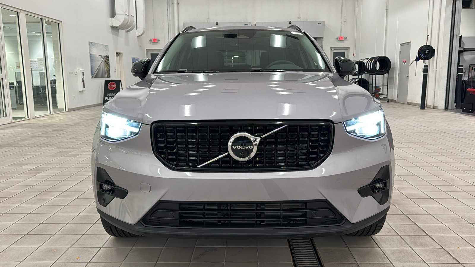 New 2026 Volvo XC40 B5 Plus w/ Protection Package Premier AWD/4WD image 10