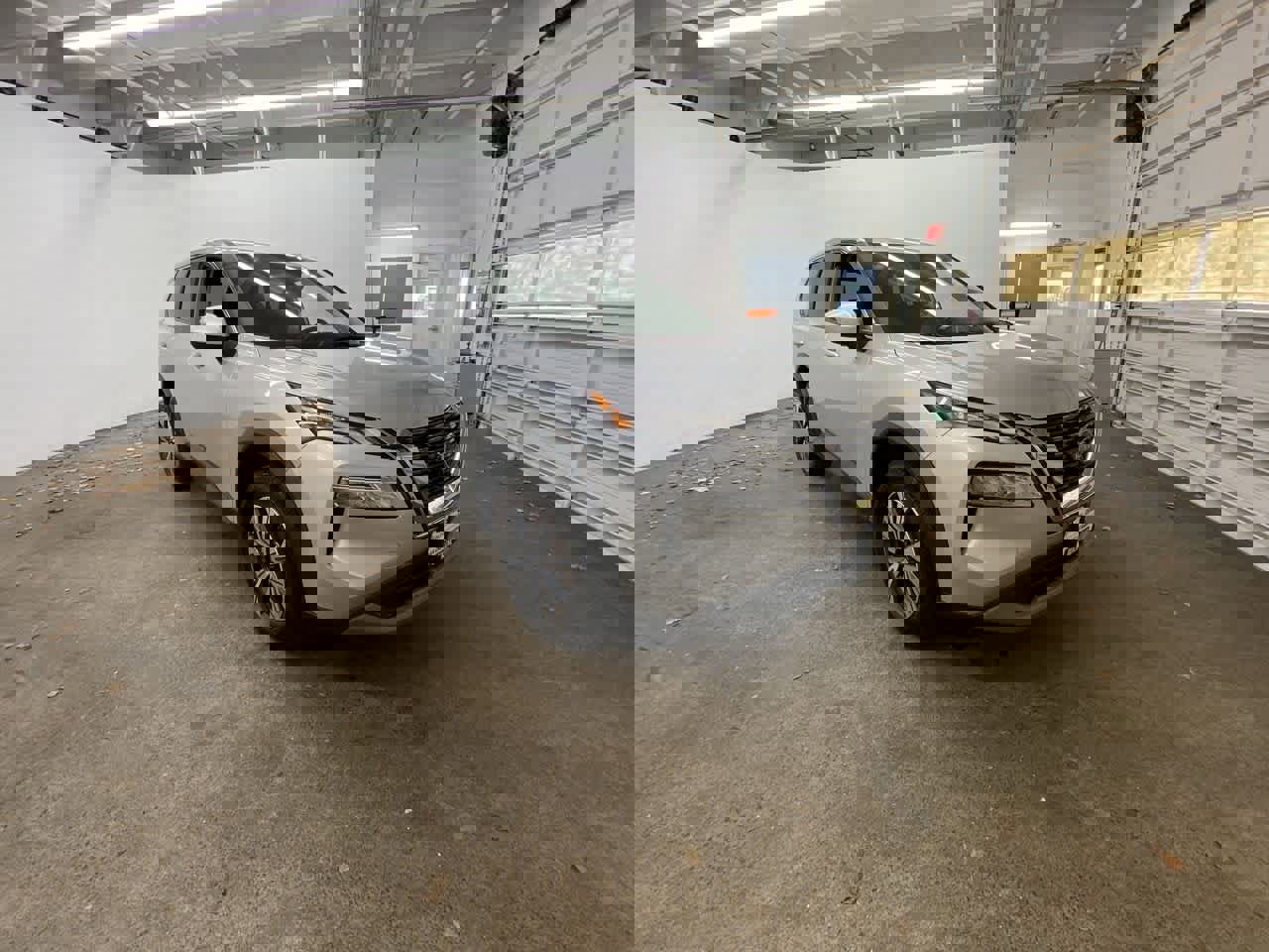 Used 2023 Nissan Rogue SV image 8