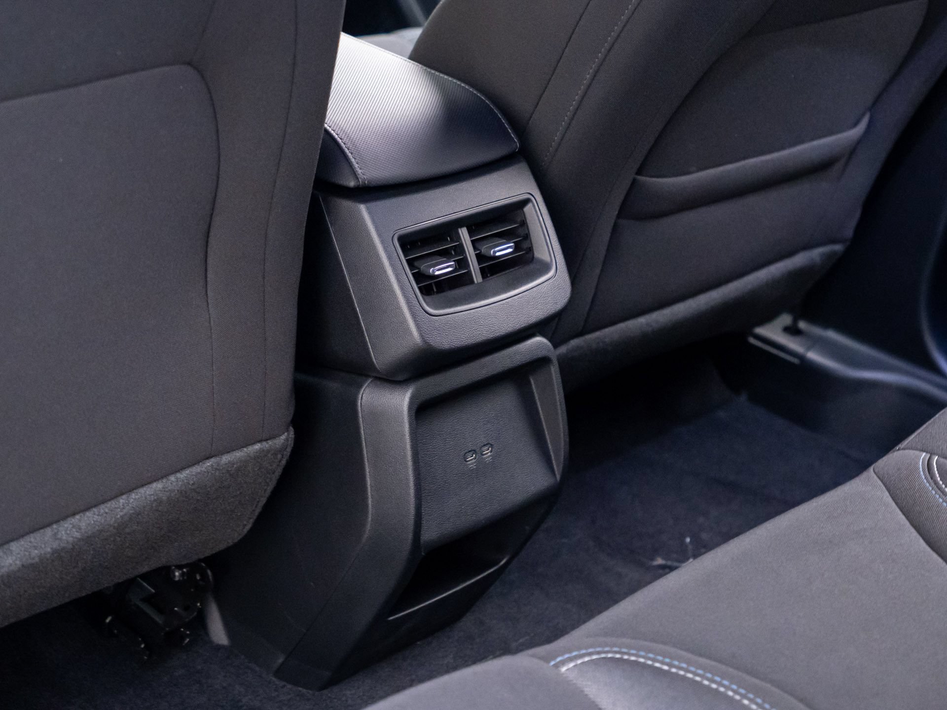 Used 2026 Chevrolet Equinox EV LT w/ LPO, Blackout Package FWD image 17