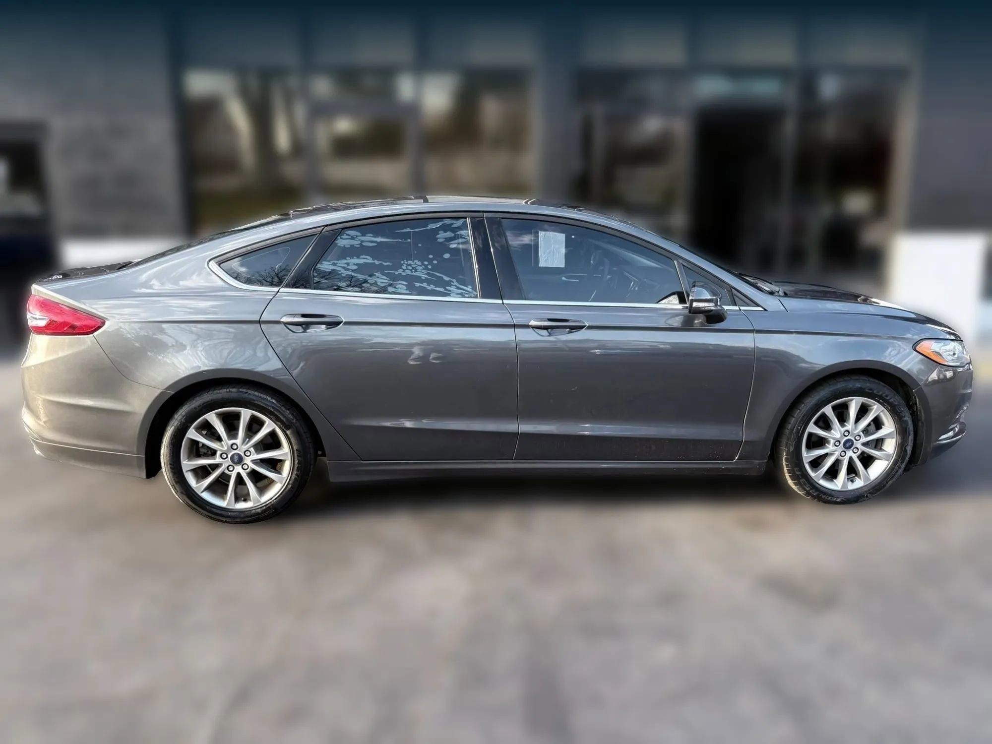 Used 2017 Ford Fusion SE image 6