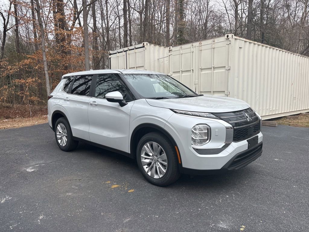 New 2026 Mitsubishi Outlander ES AWD/4WD image 1