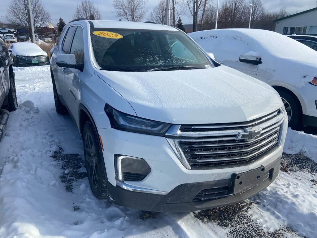 Used 2023 Chevrolet Traverse LT