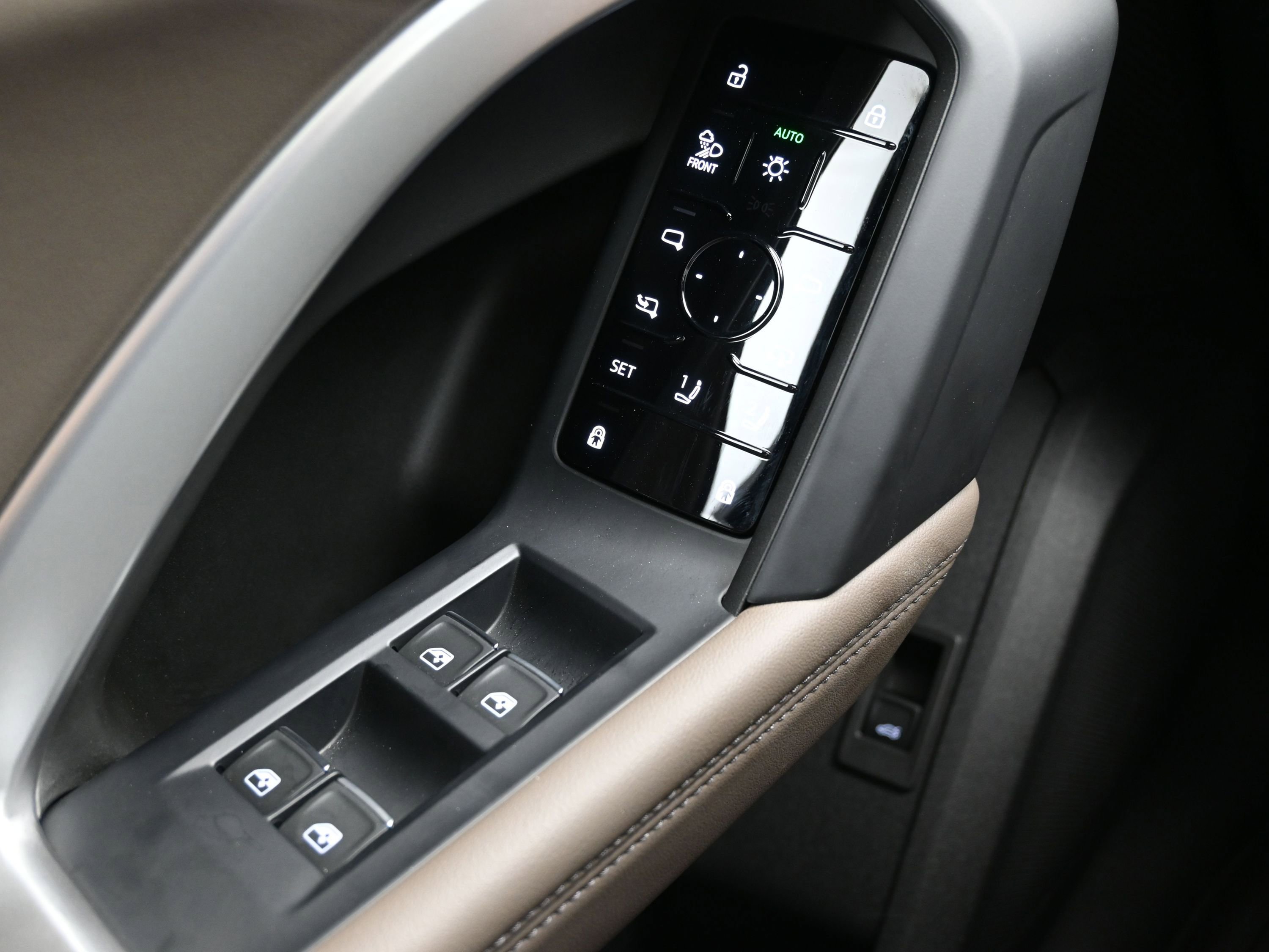 Used 2025 Audi Q5 Prestige image 25