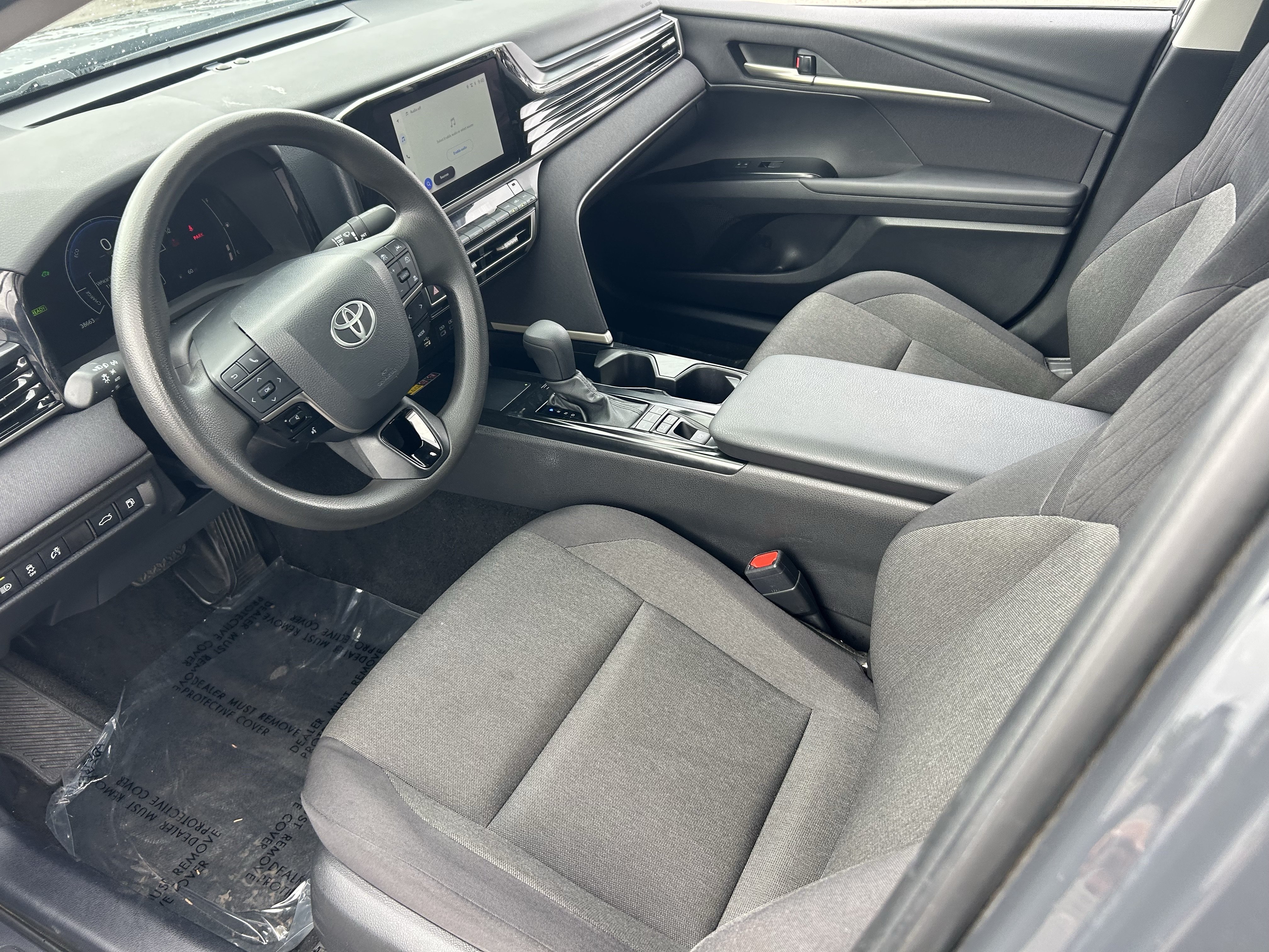 Used 2025 Toyota Camry LE FWD image 26