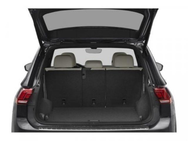 Used 2022 Volkswagen Tiguan SE R-Line image 11