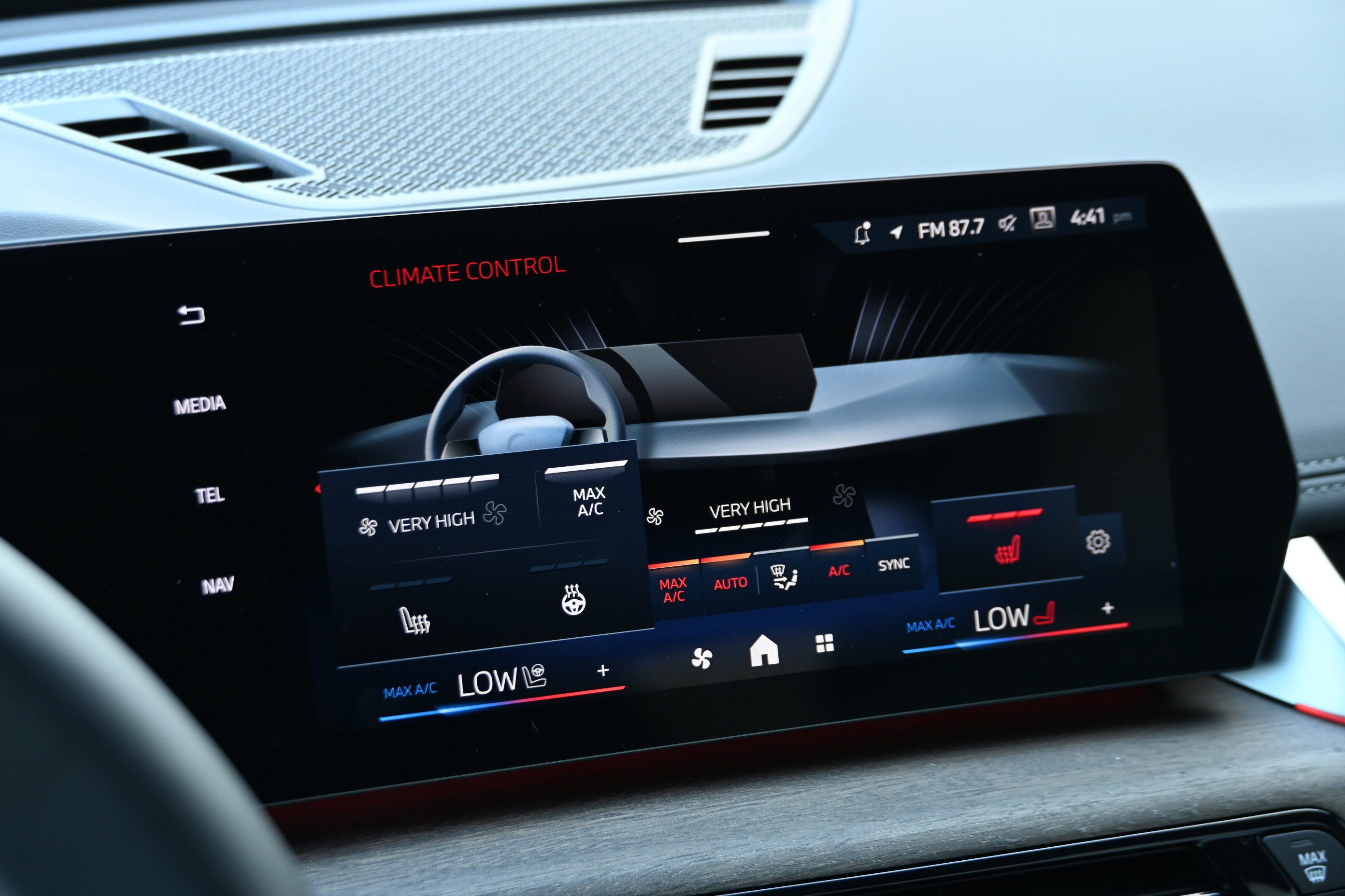 New 2027 BMW X1 xDrive28i AWD/4WD image 19
