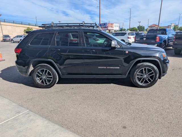 Used 2017 Jeep Grand Cherokee Trailhawk AWD/4WD image 6