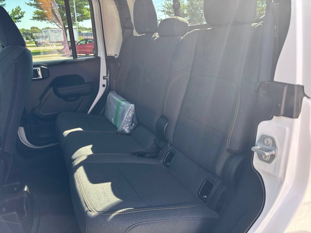 New 2026 Jeep Gladiator Sport AWD/4WD image 34