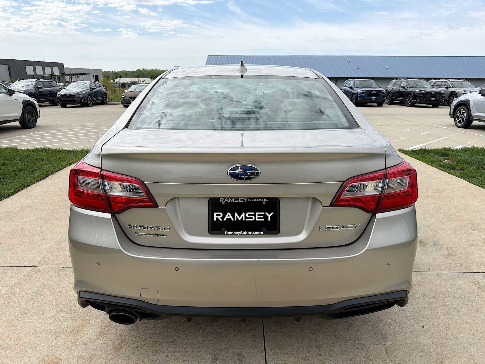 Used 2019 Subaru Legacy 2.5i Limited w/ Popular Package #2A AWD/4WD image 5