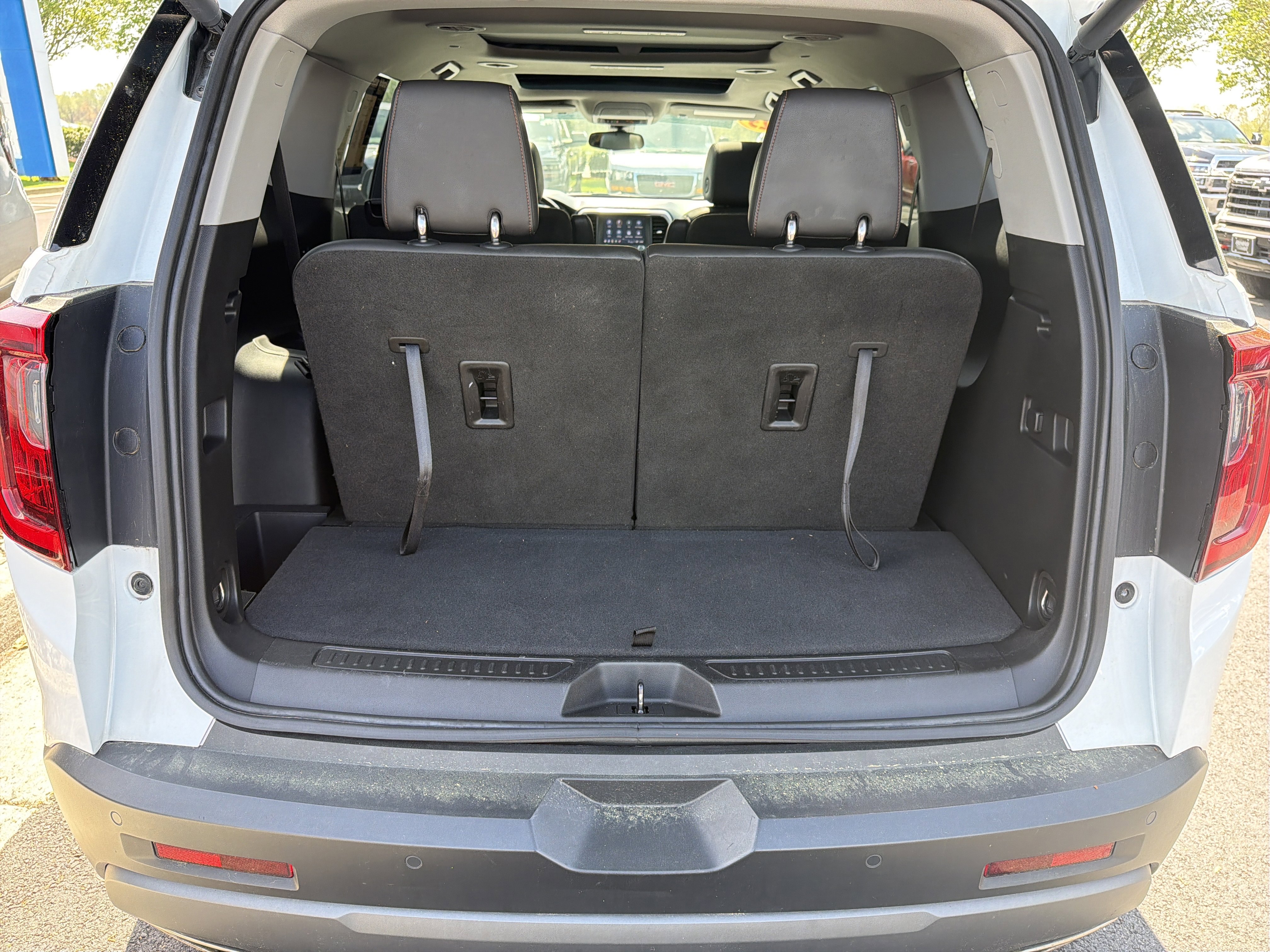 Used 2023 GMC Acadia AT4 w/ Technology Package AWD/4WD image 33