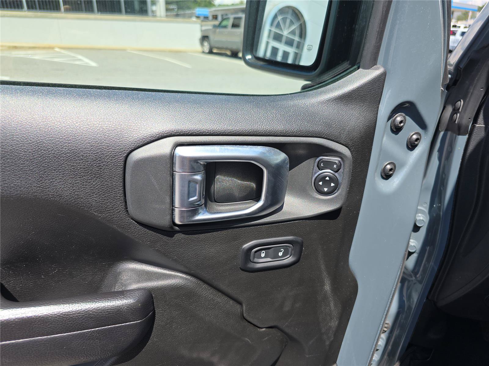 Used 2024 Jeep Gladiator Mojave w/ Technology Group AWD/4WD image 19