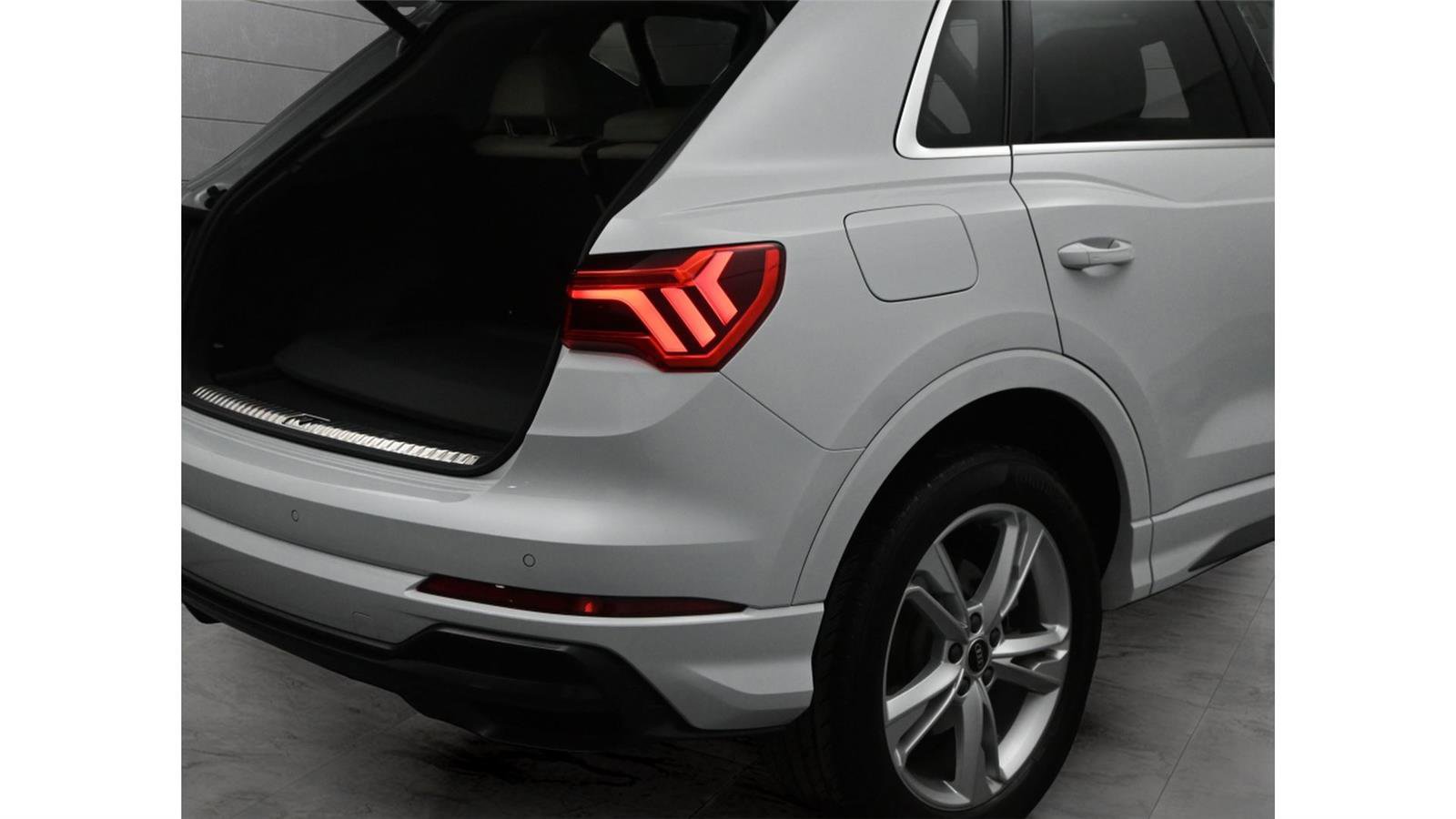 Used 2022 Audi Q3 2.0T Premium Plus w/ Premium Plus Package image 12