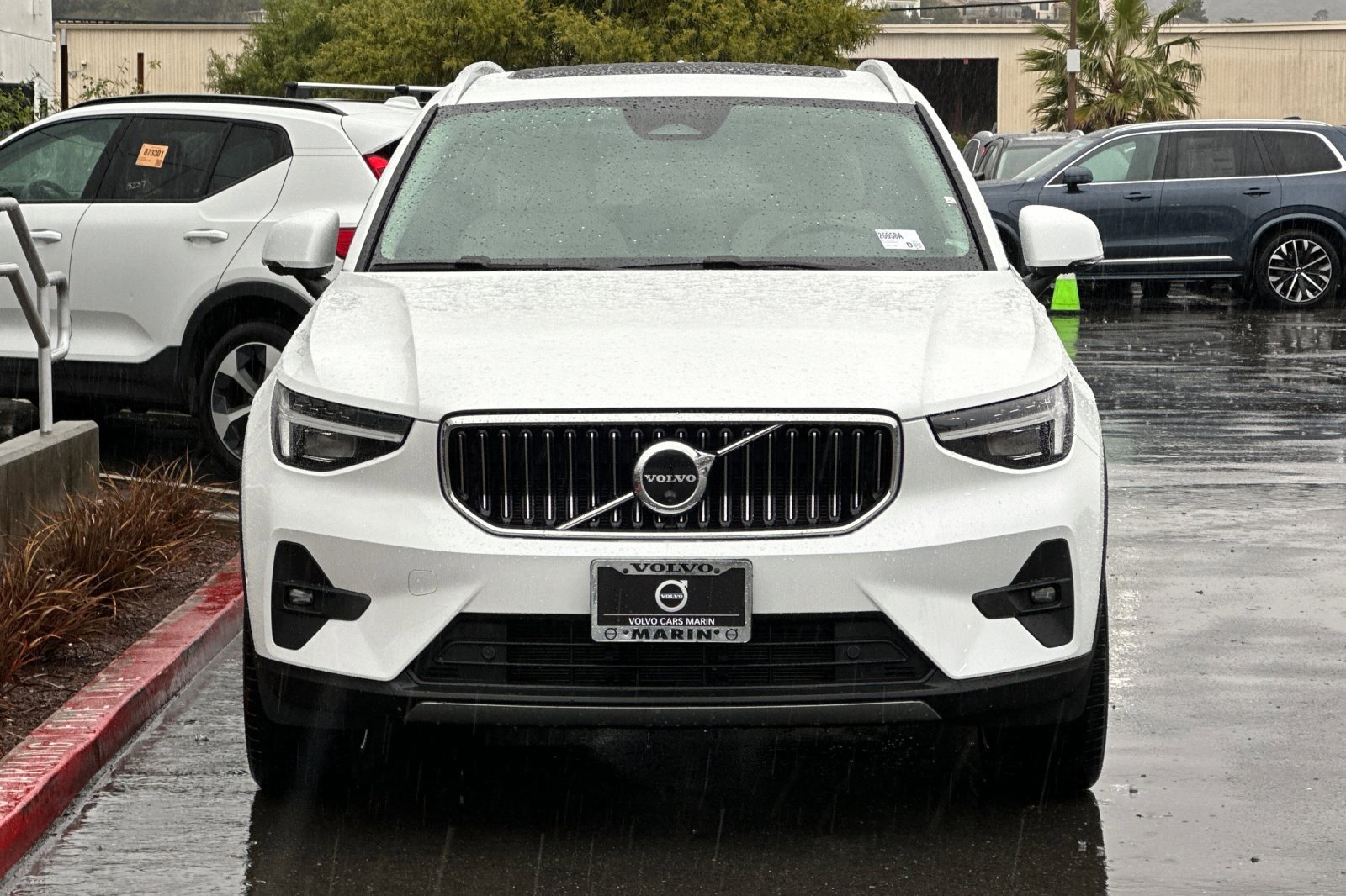 Used 2023 Volvo XC40 B5 Ultimate w/ Protection Package Premier image 10