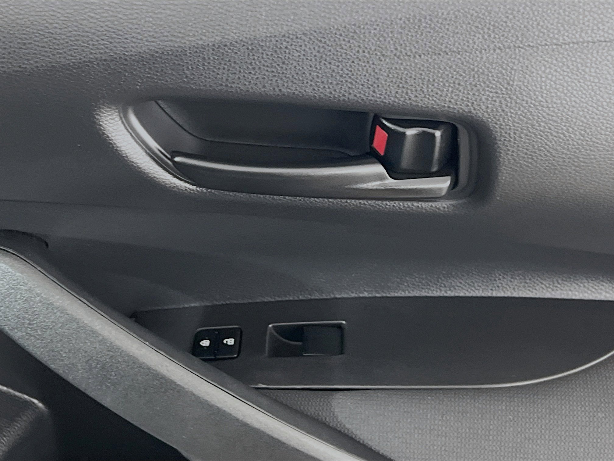 Used 2025 Toyota Corolla LE FWD image 31