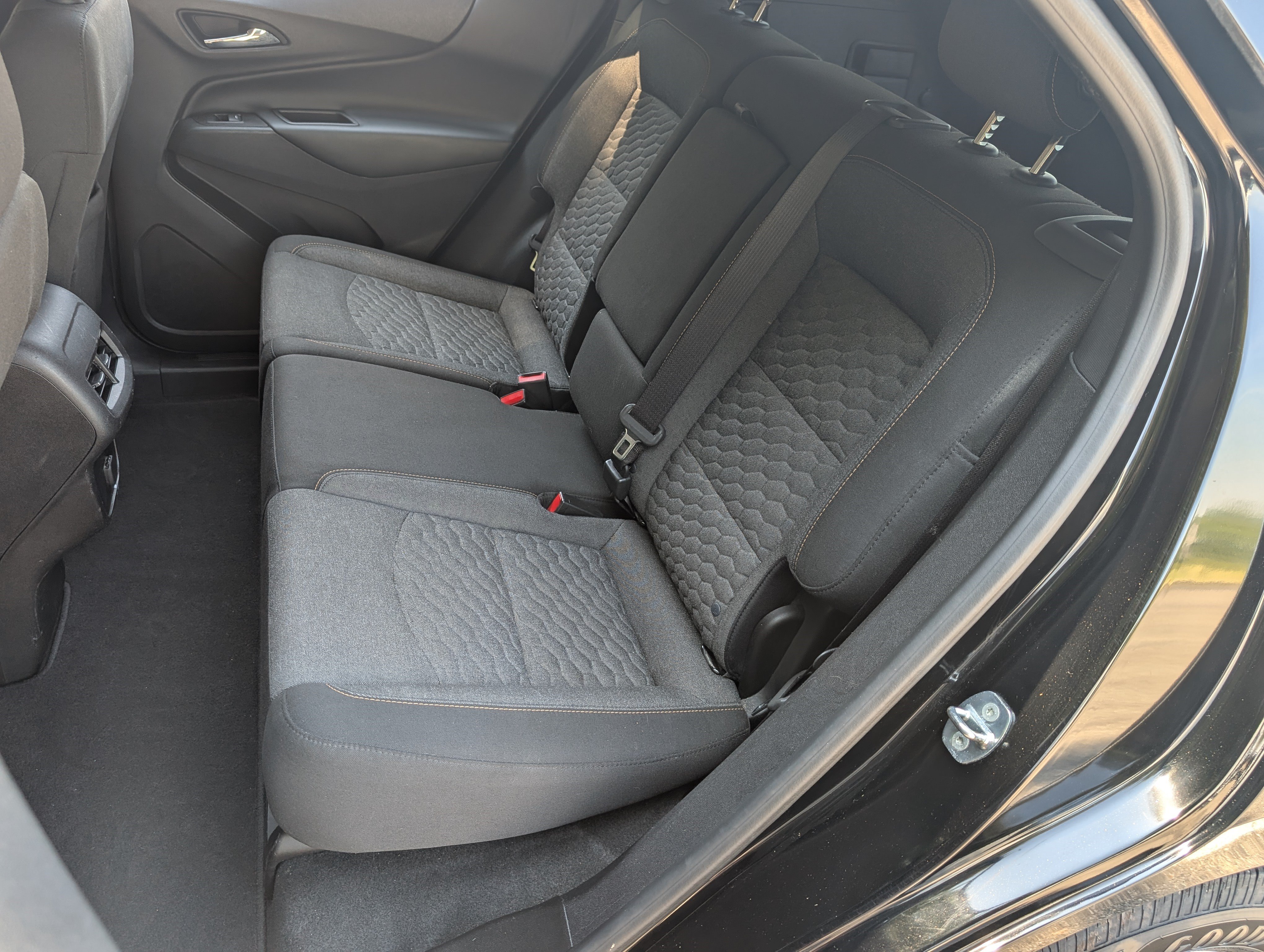 Used 2018 Chevrolet Equinox LT FWD image 17