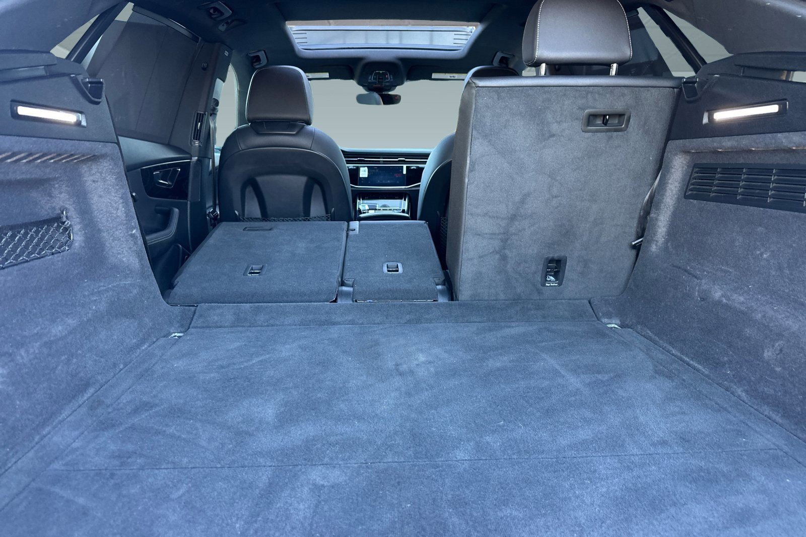 Used 2023 Audi Q8 Prestige w/ Prestige Package image 32