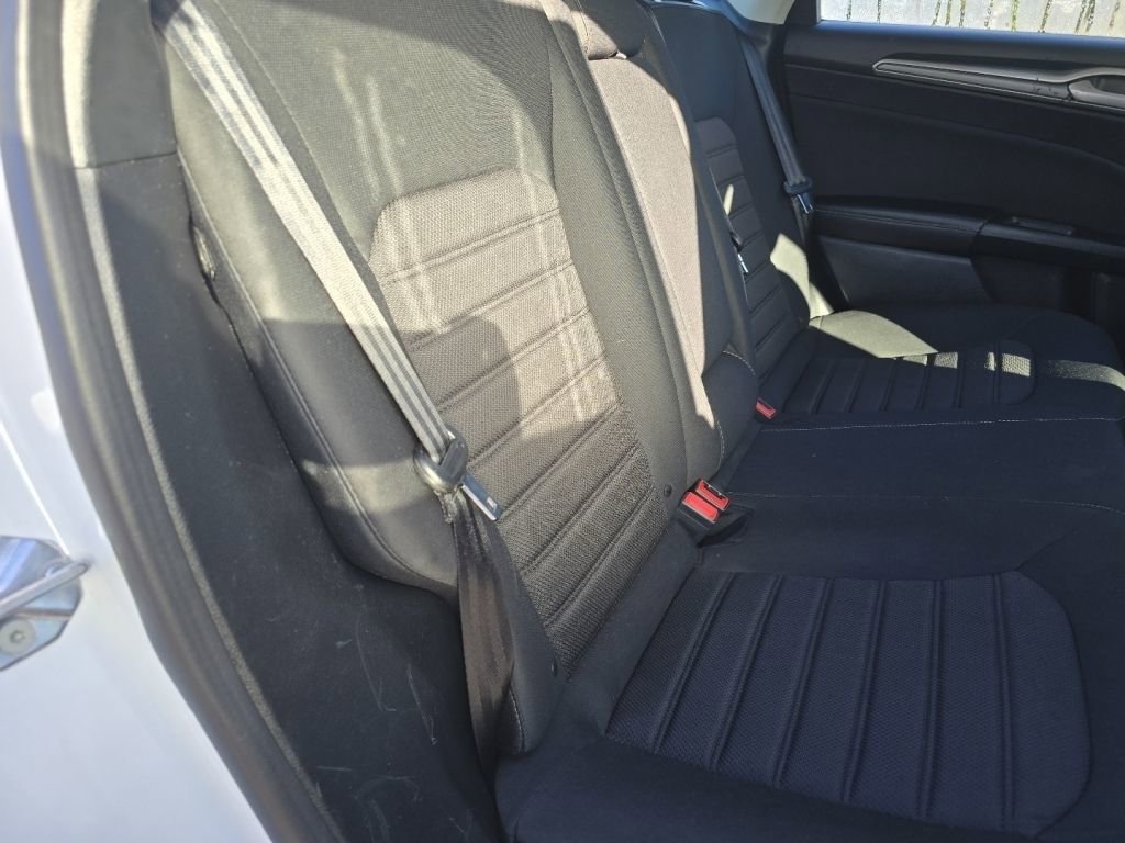 Used 2020 Ford Fusion SE image 19
