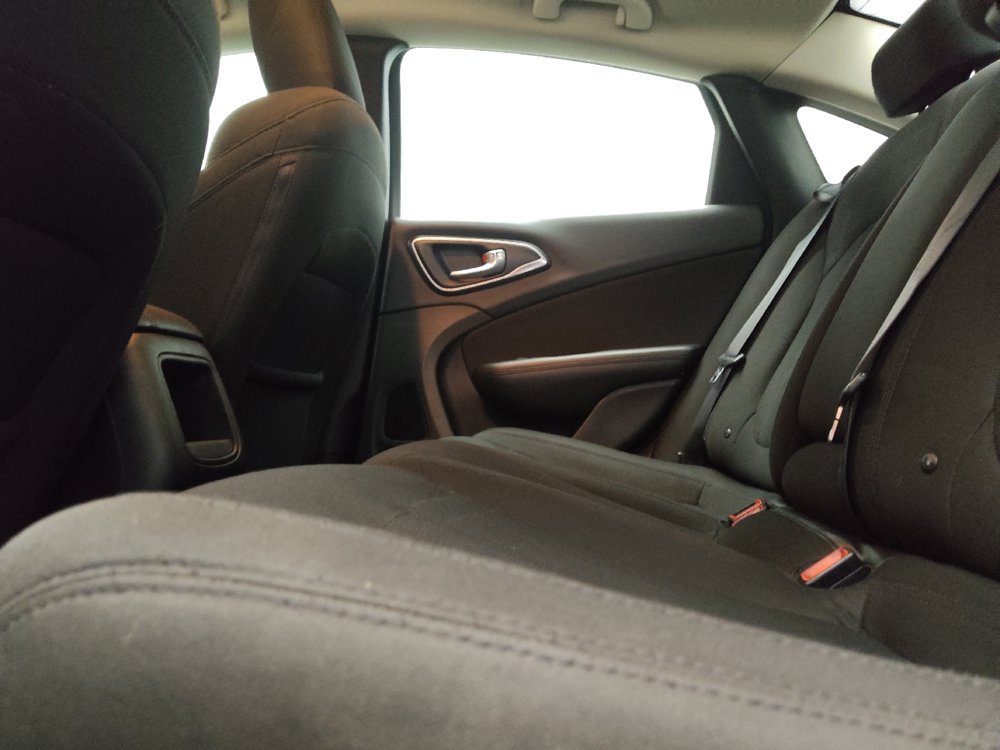 Used 2016 Chrysler 200 Limited FWD image 18