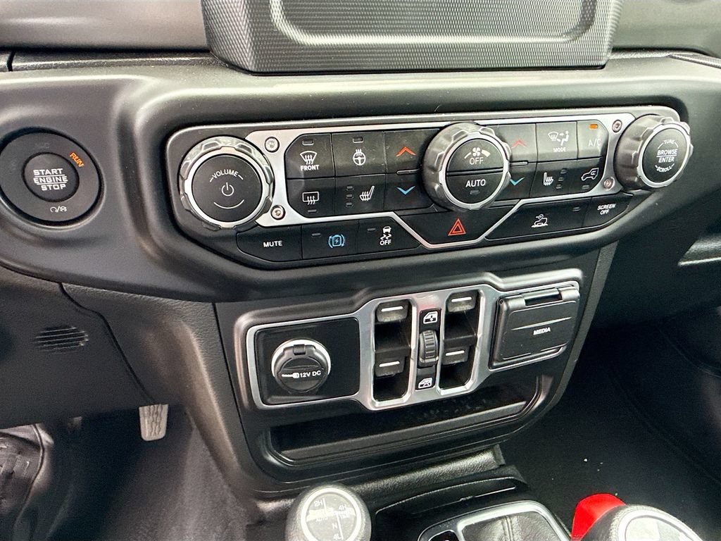 Used 2023 Jeep Wrangler Unlimited w/ Cold Weather Group AWD/4WD image 15