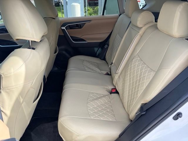 Used 2021 Toyota RAV4 LE FWD image 15