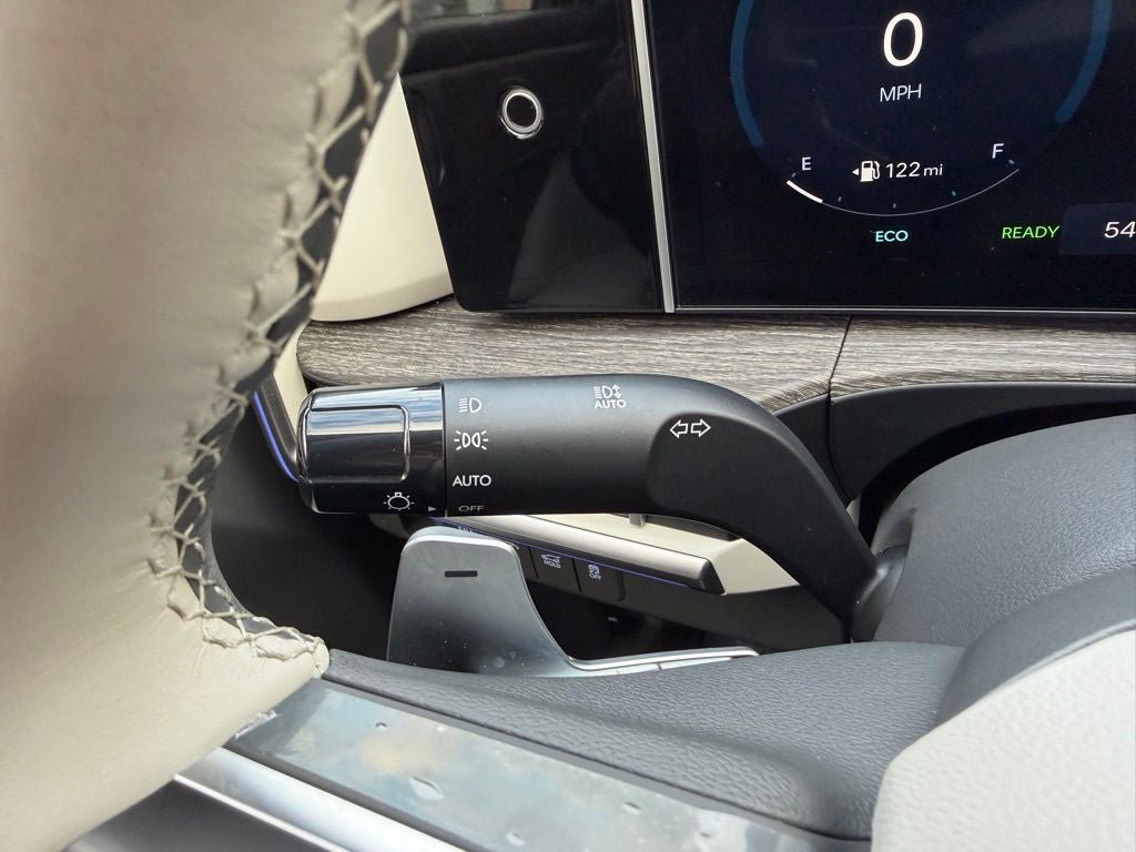 Used 2025 Hyundai Santa Fe Calligraphy FWD image 15