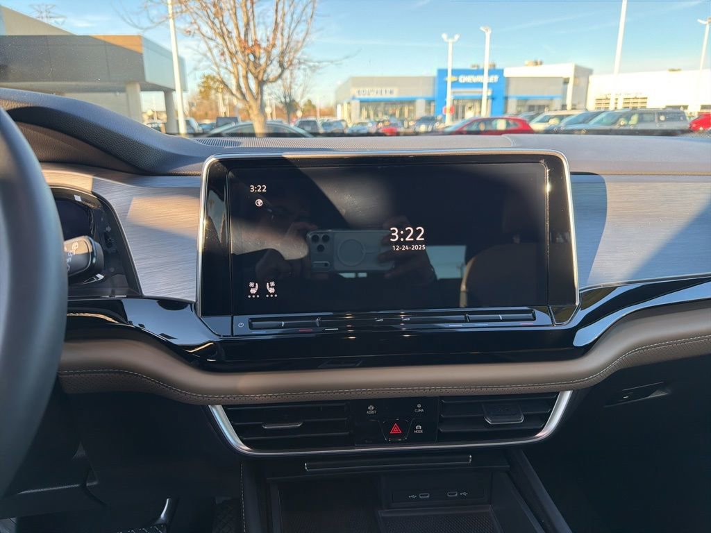 Used 2024 Volkswagen Atlas Cross Sport SE image 15