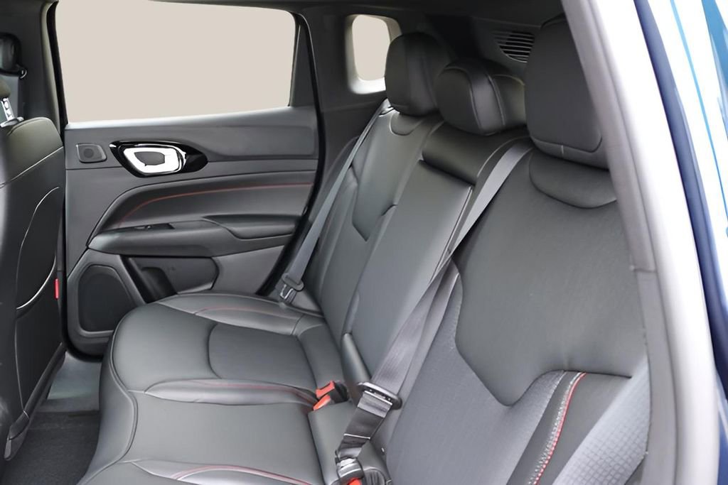 New 2026 Jeep Compass Trailhawk w/ Sun, Sound & Navigation Group image 16