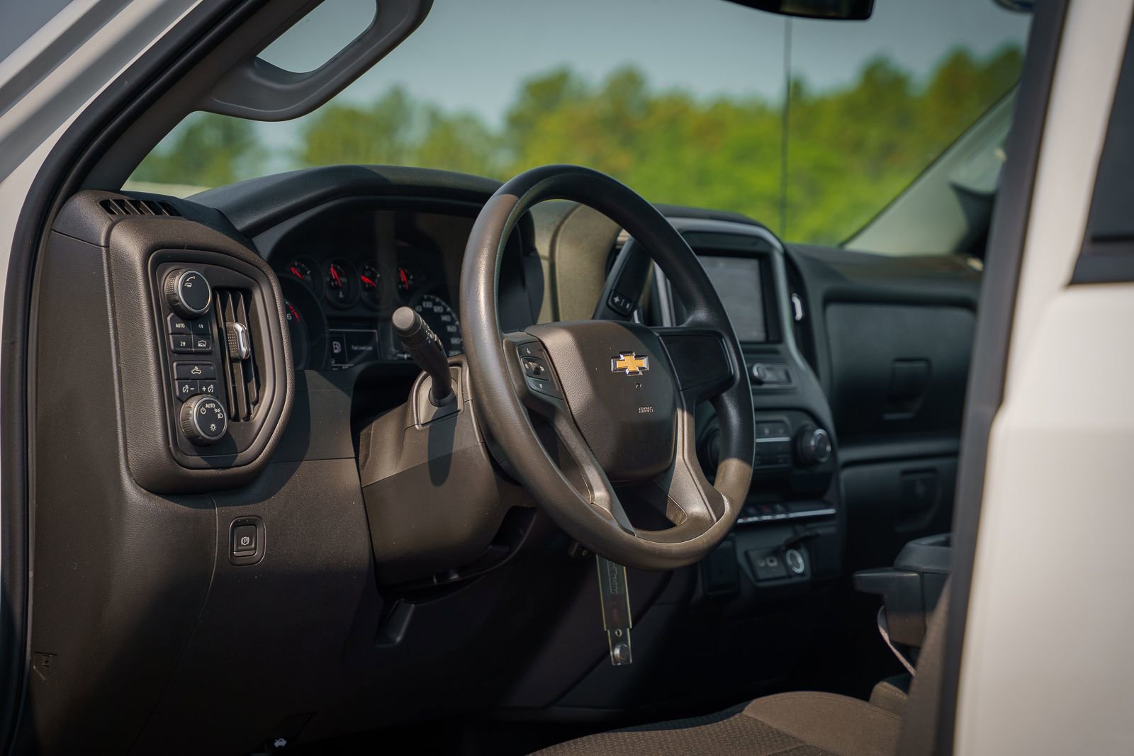 Used 2022 Chevrolet Silverado 1500 Custom AWD/4WD image 19