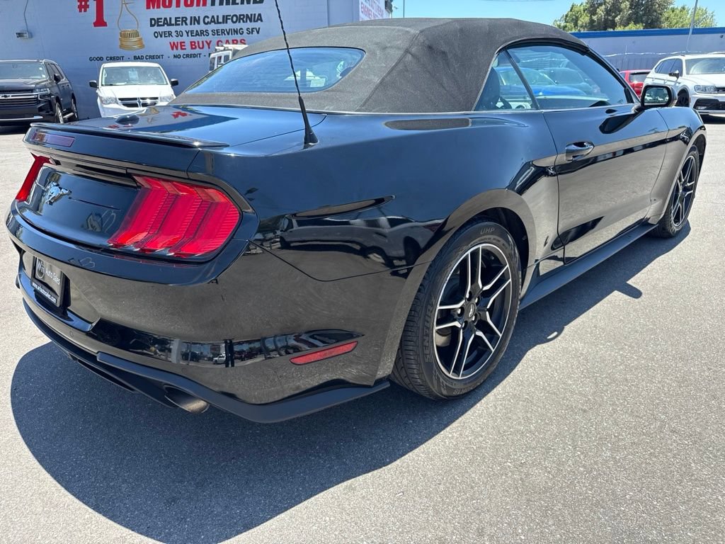 Used 2022 Ford Mustang Premium RWD image 4