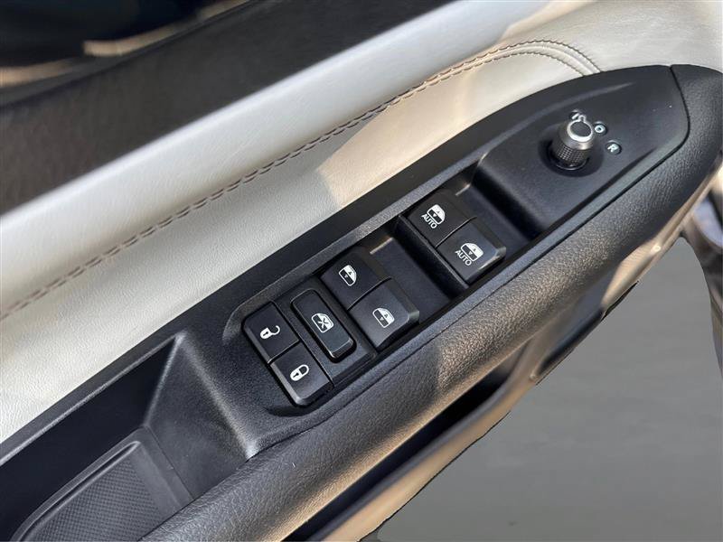 Used 2022 Jeep Compass Limited AWD/4WD image 30