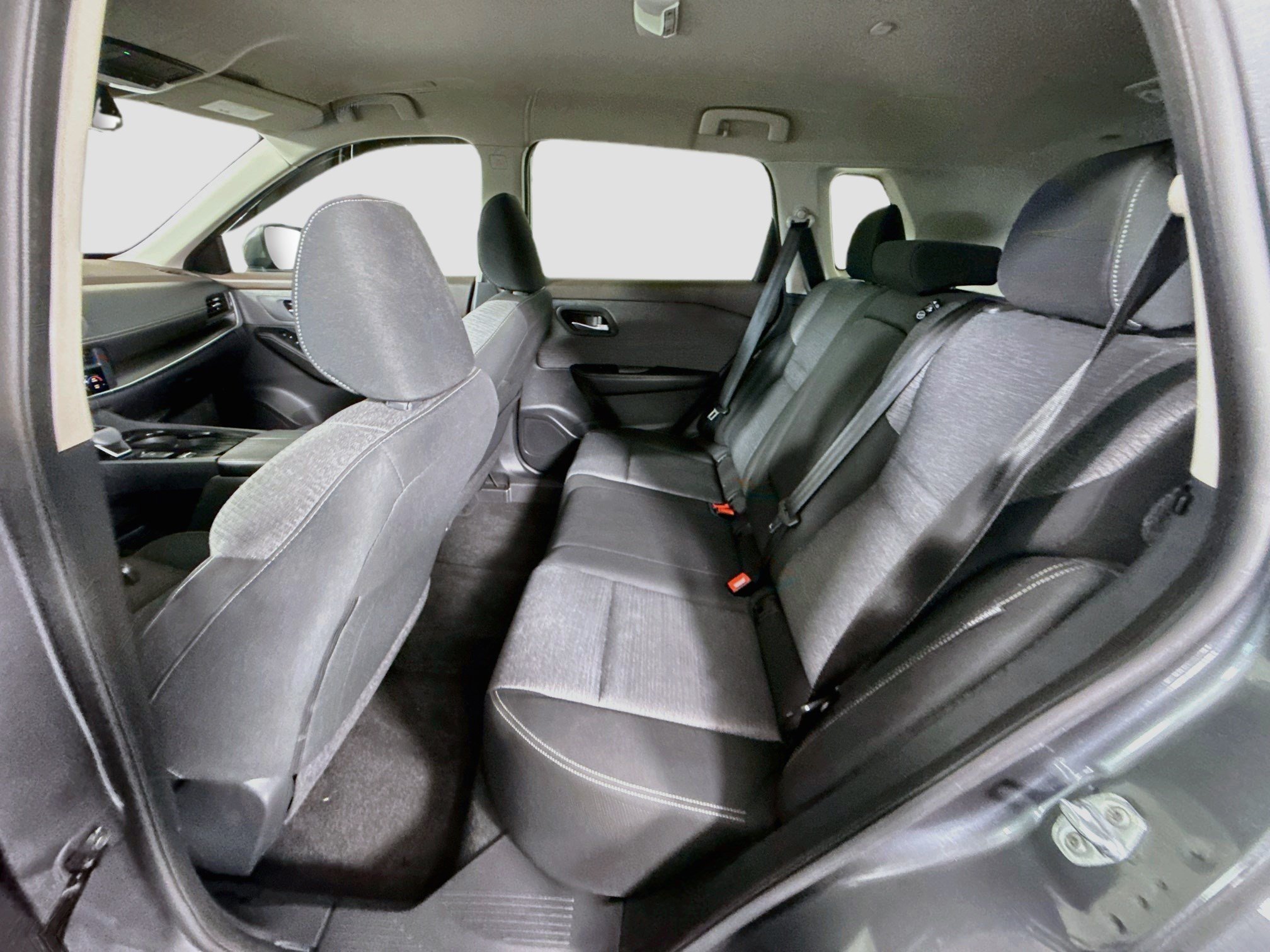 Used 2023 Nissan Rogue SV FWD image 25
