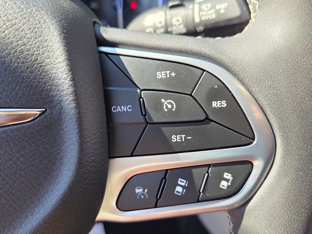 Used 2022 Chrysler Pacifica Touring-L image 23