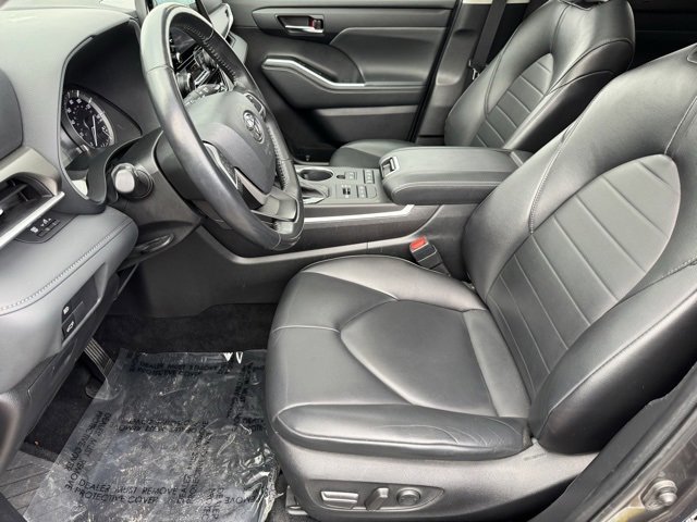 Certified 2022 Toyota Highlander XLE image 5