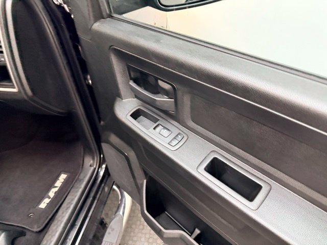 Used 2019 RAM 1500 Express w/ Express Value Package AWD/4WD image 32