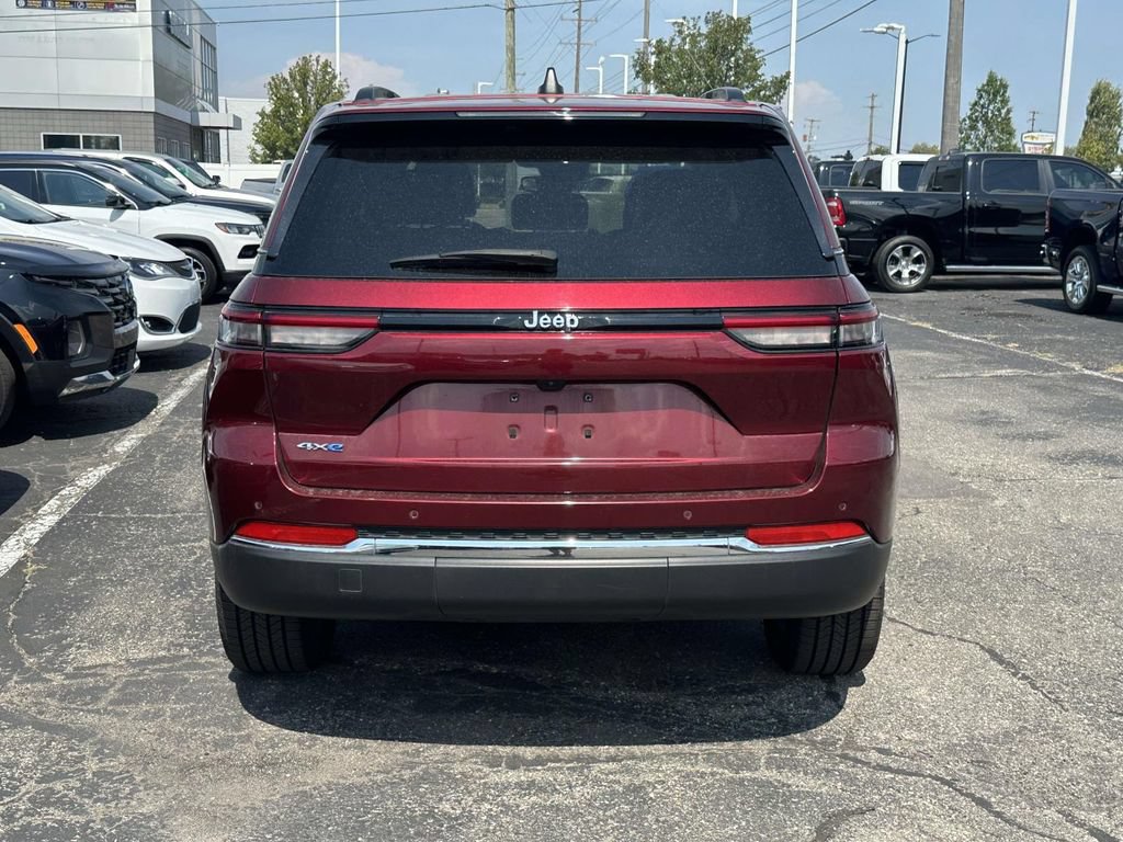 Used 2023 Jeep Grand Cherokee 4WD 4xe image 5