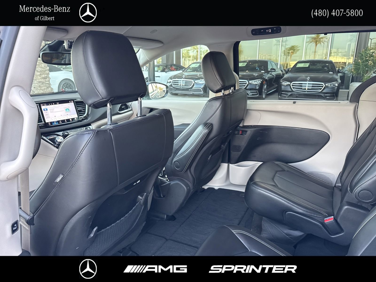 Used 2024 Chrysler Pacifica Touring-L FWD image 17
