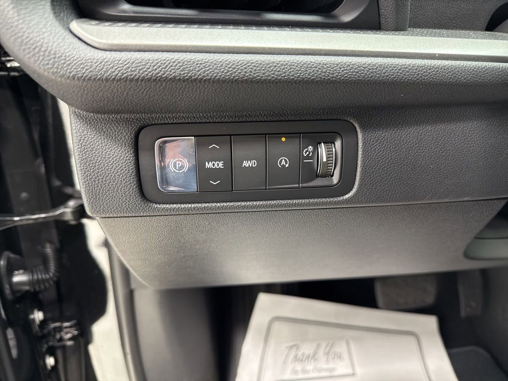 New 2026 Chevrolet Traverse LT w/ Midnight/Sport Edition image 24