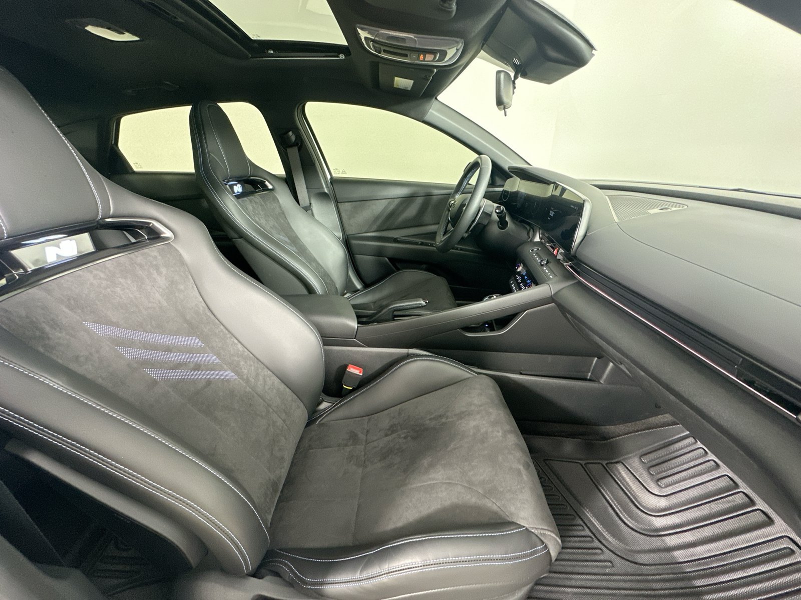Used 2026 Hyundai Elantra N FWD image 43